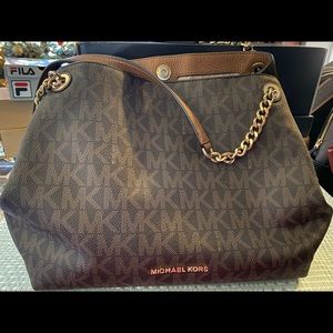 Micheal Kors Shoulder Bag 😃😃